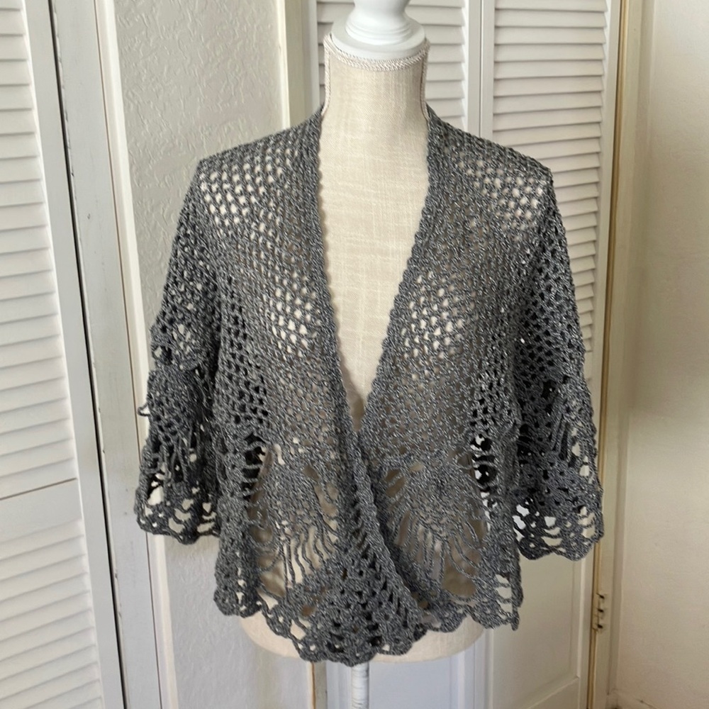 Chic Gray Crochet Women's Poncho Handmade one size Elegant NWOT One of a kind
